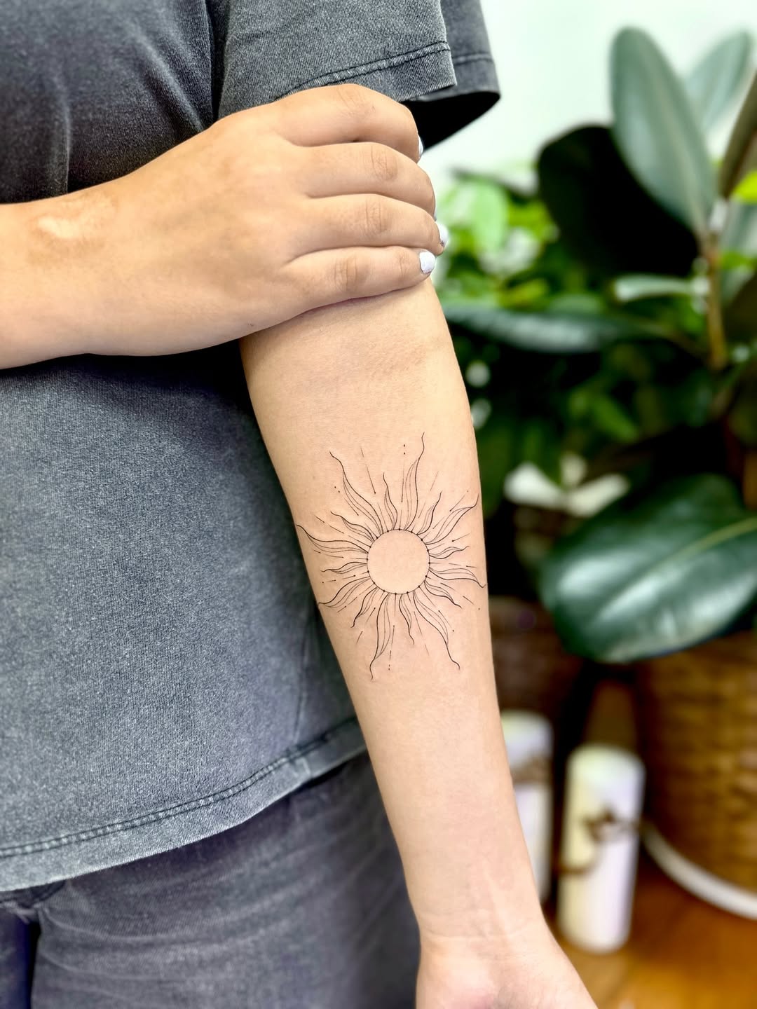 27 Sun Tattoo Ideas 2026: Aesthetic Fine Line, Minimalist & Celestial Designs for Women and Men