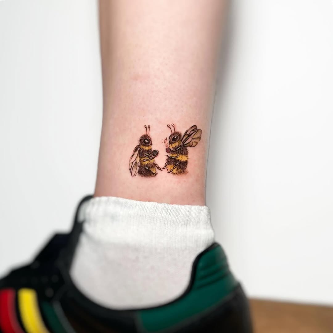 31 Bee Tattoo Ideas 2026: Tiny Bumble Designs, Fine Line Ink & Realistic Honey Bee Inspiration