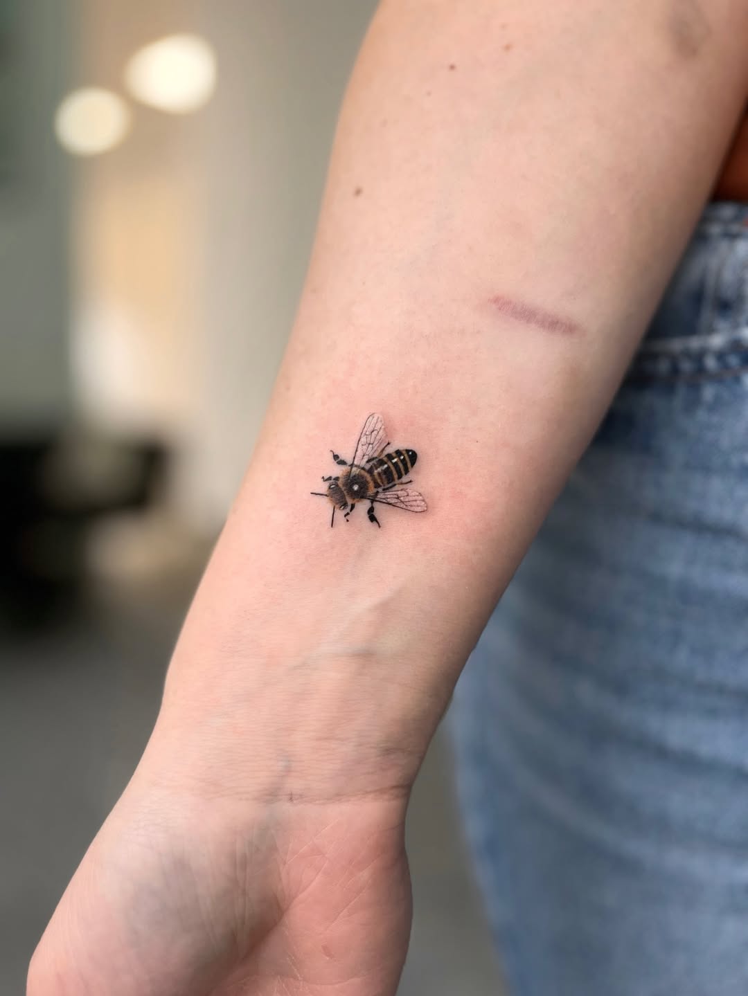 31 Bee Tattoo Ideas 2026: Tiny Bumble Designs, Fine Line Ink & Realistic Honey Bee Inspiration