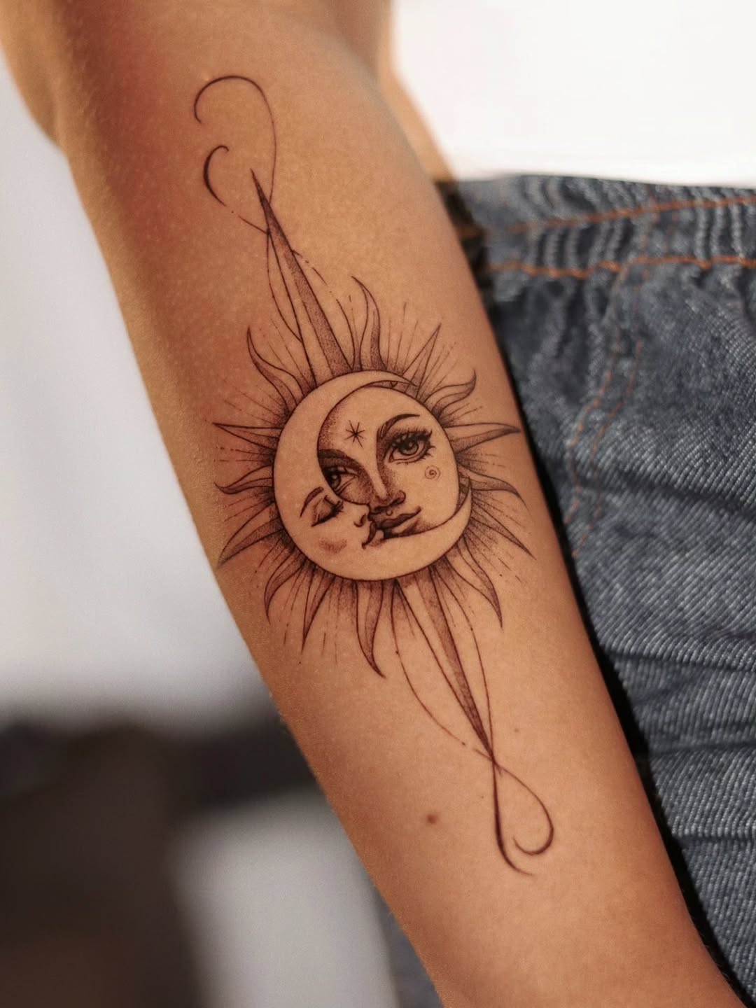 27 Sun Tattoo Ideas 2026: Aesthetic Fine Line, Minimalist & Celestial Designs for Women and Men