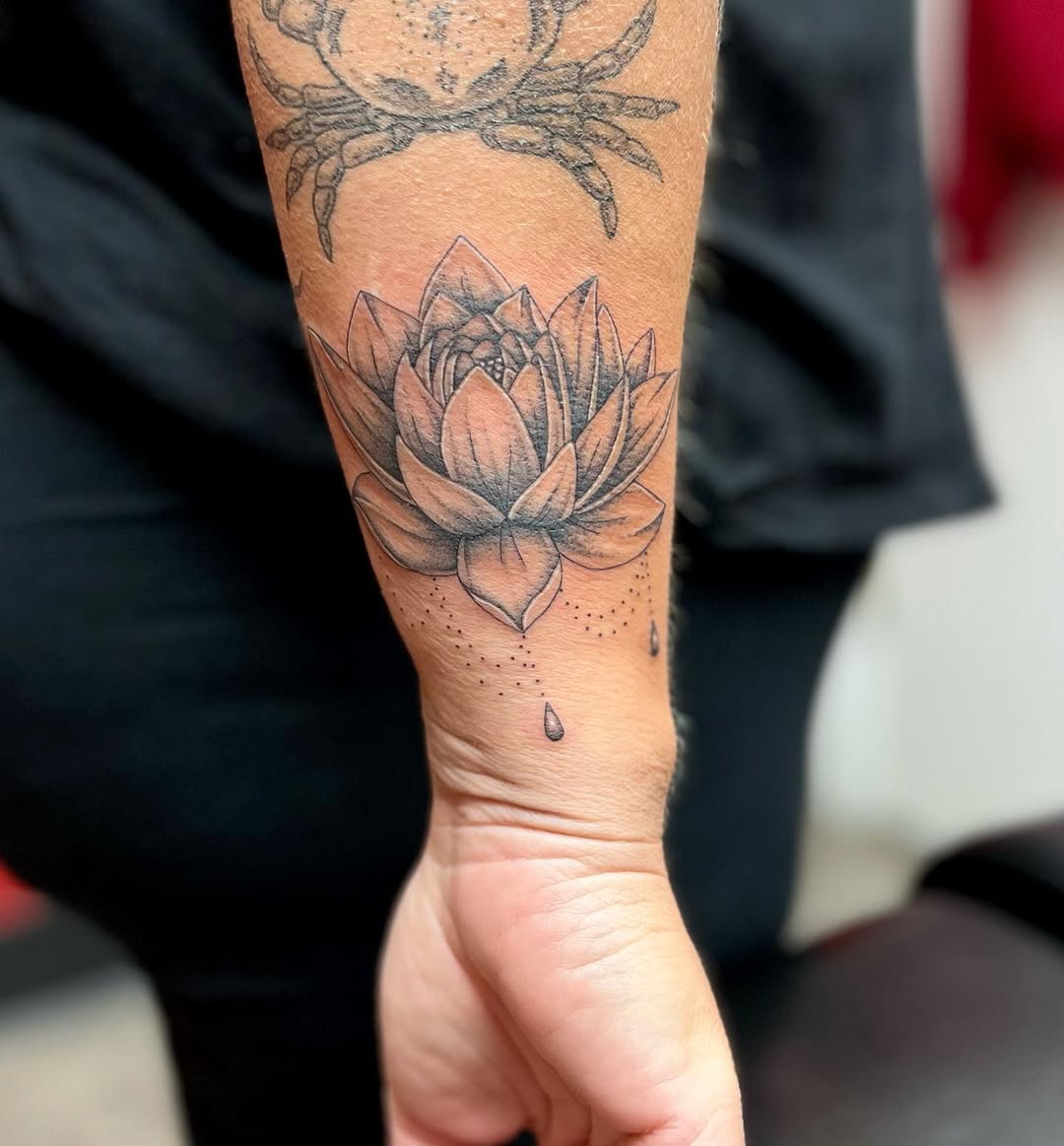 30 Lotus Flower Tattoo Ideas 2026: Elegant Designs Full of Meaning and Modern Style