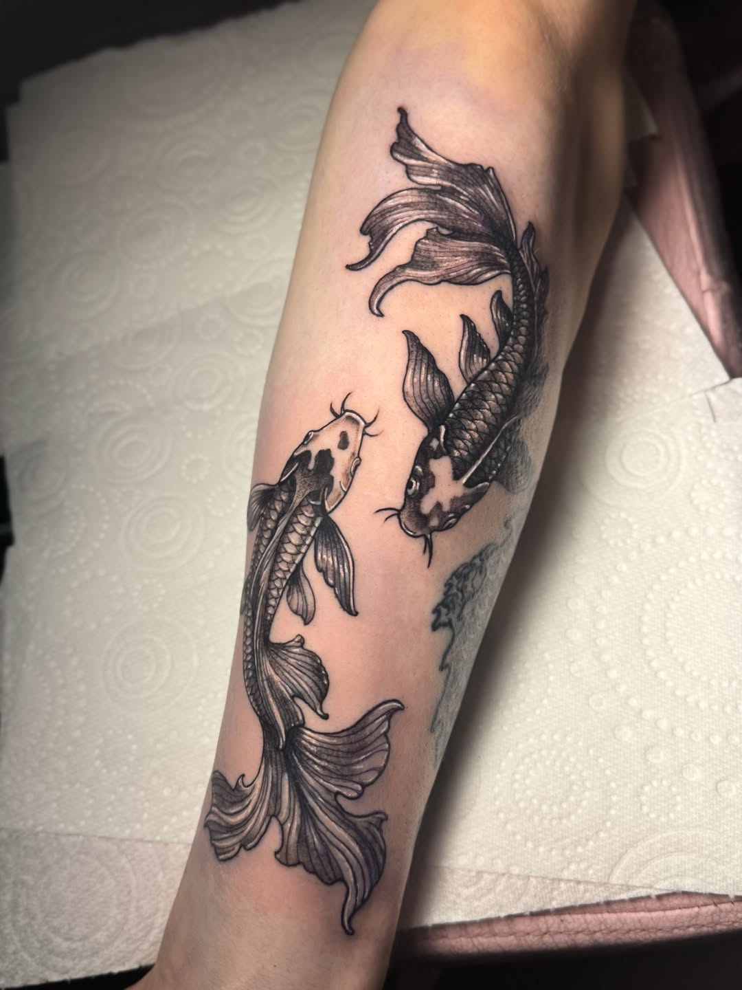 28 Koi Fish Tattoo Ideas 2026: Elegant Japanese Designs, Yin Yang Symbols & Fine Line Ink Trends
