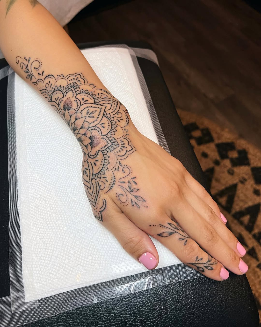 28 Hand Tattoo Ideas 2026: The Most Stylish Designs Taking Over This Year
