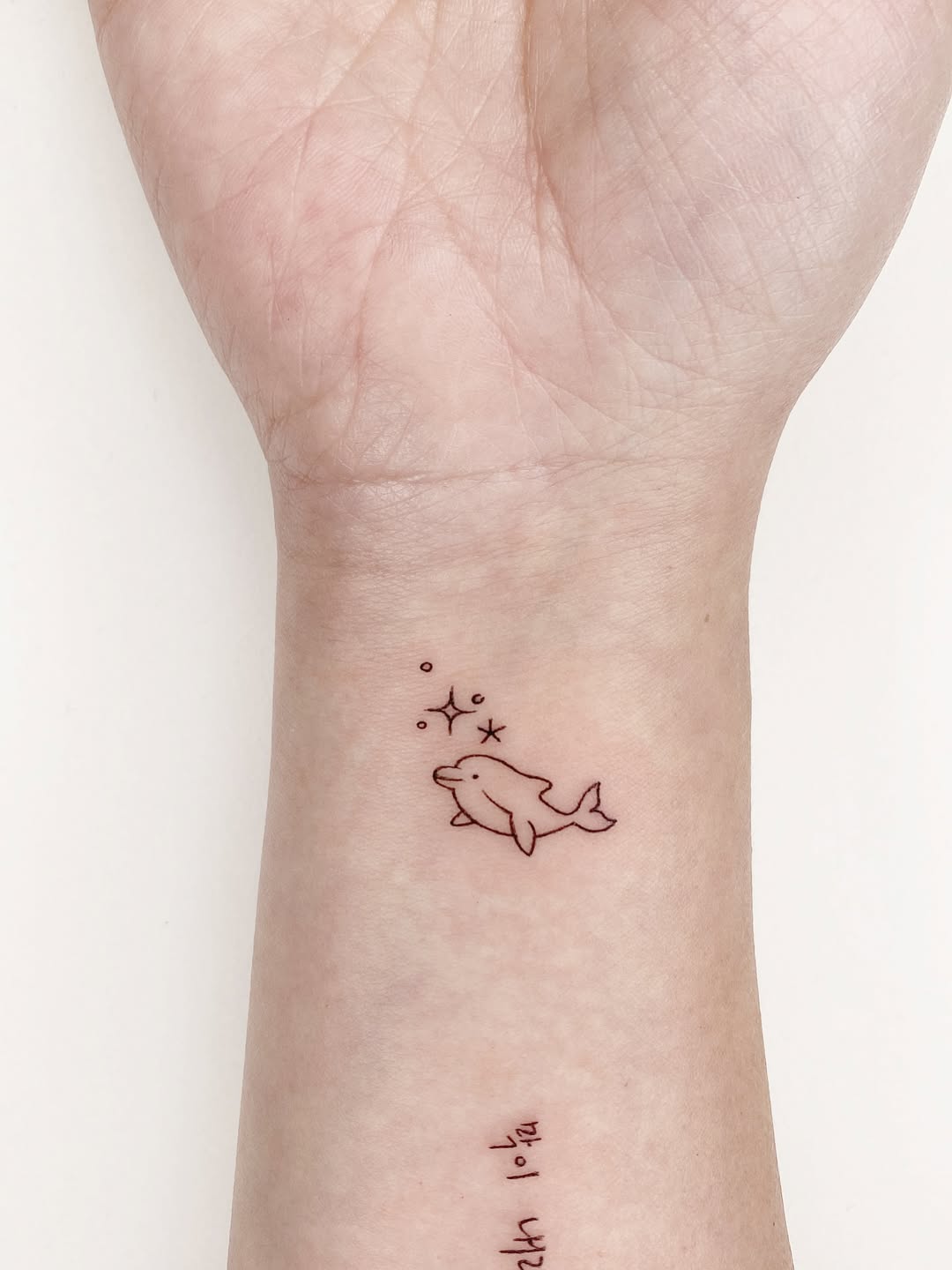 29 Simple Tattoo Ideas 2026: Minimal Designs That Still Make a Statement