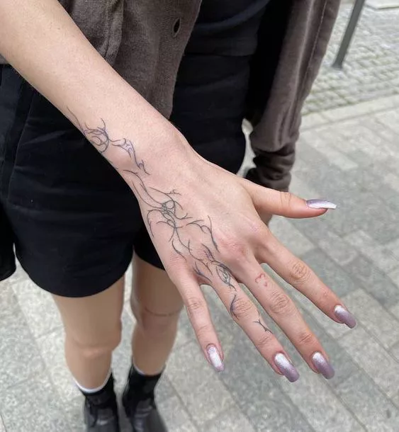 28 Hand Tattoo Ideas 2026: The Most Stylish Designs Taking Over This Year