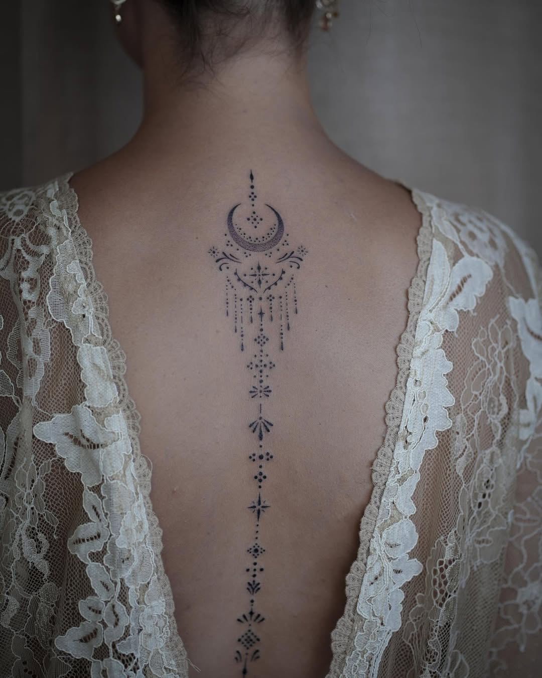 28 Spine Tattoo Ideas 2026: Elegant, Meaningful & Fine Line Designs Taking Over This Year