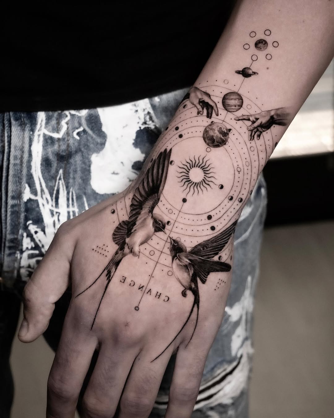 28 Hand Tattoo Ideas 2026: The Most Stylish Designs Taking Over This Year