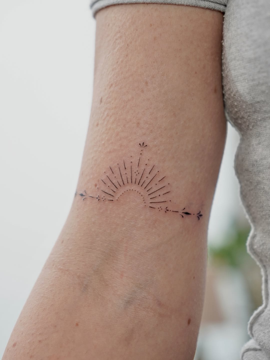 27 Sun Tattoo Ideas 2026: Aesthetic Fine Line, Minimalist & Celestial Designs for Women and Men