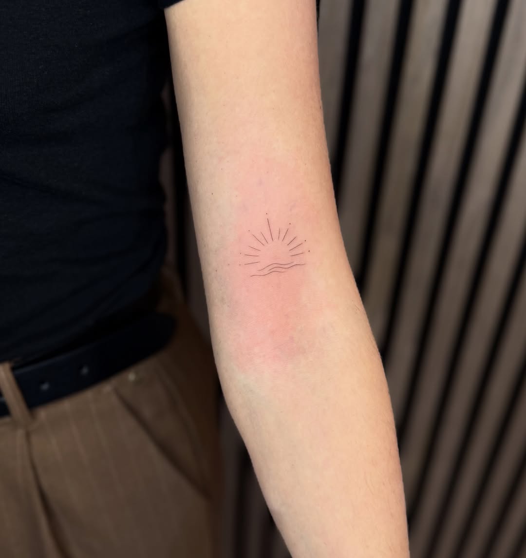 27 Sun Tattoo Ideas 2026: Aesthetic Fine Line, Minimalist & Celestial Designs for Women and Men
