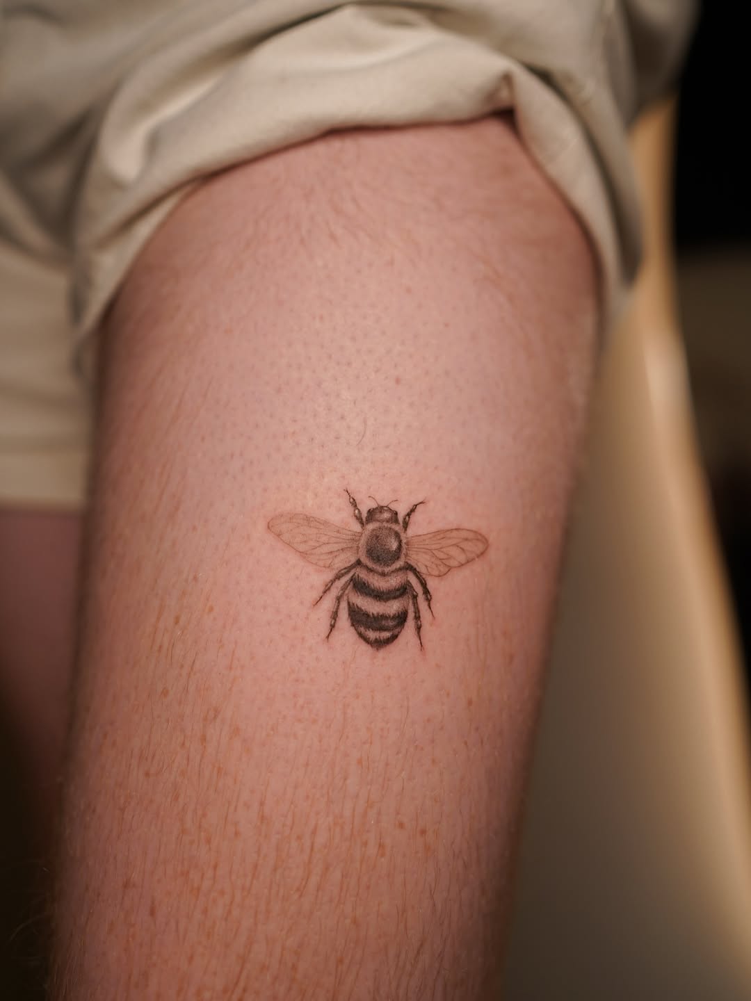 31 Bee Tattoo Ideas 2026: Tiny Bumble Designs, Fine Line Ink & Realistic Honey Bee Inspiration