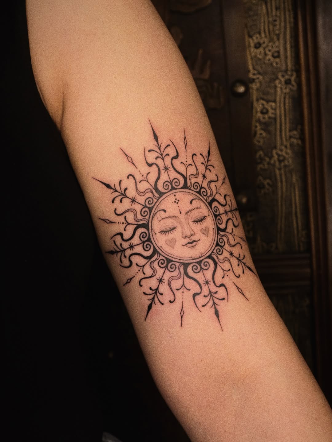 27 Sun Tattoo Ideas 2026: Aesthetic Fine Line, Minimalist & Celestial Designs for Women and Men