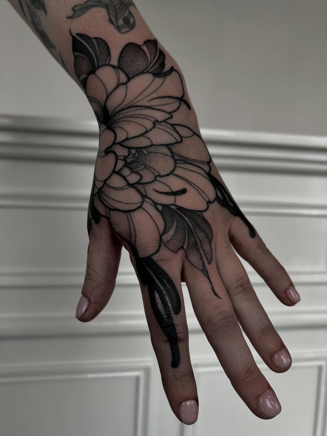 28 Hand Tattoo Ideas 2026: The Most Stylish Designs Taking Over This Year