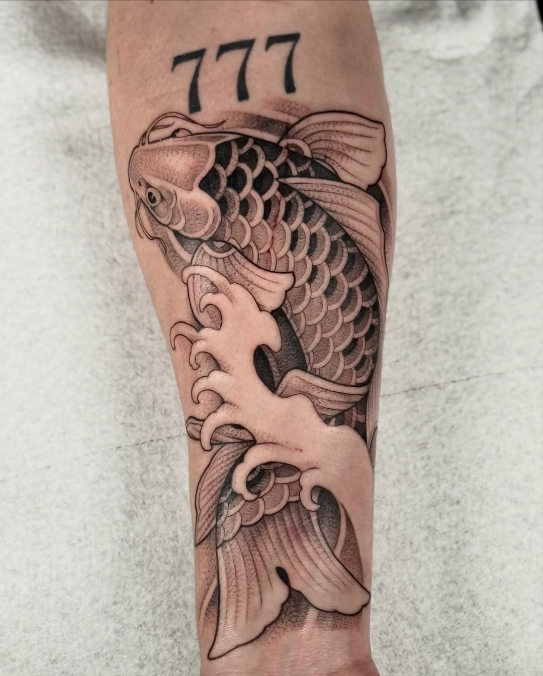 28 Koi Fish Tattoo Ideas 2026: Elegant Japanese Designs, Yin Yang Symbols & Fine Line Ink Trends