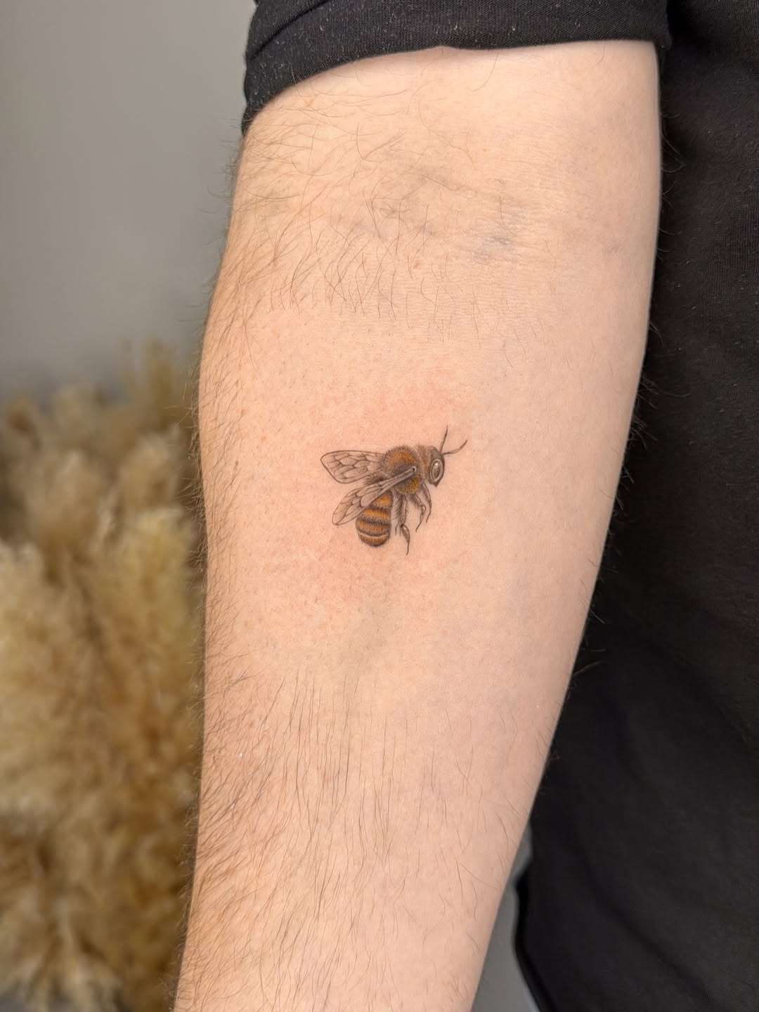 31 Bee Tattoo Ideas 2026: Tiny Bumble Designs, Fine Line Ink & Realistic Honey Bee Inspiration