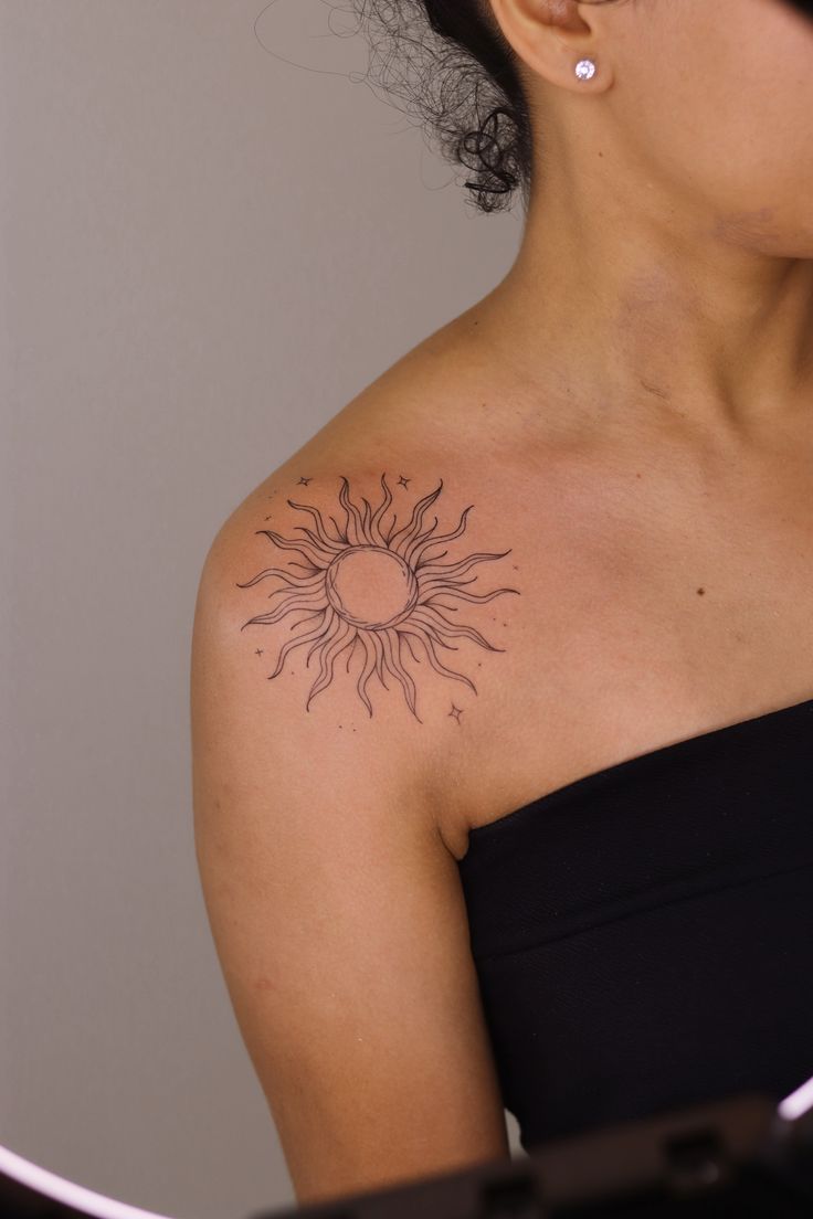 27 Sun Tattoo Ideas 2026: Aesthetic Fine Line, Minimalist & Celestial Designs for Women and Men