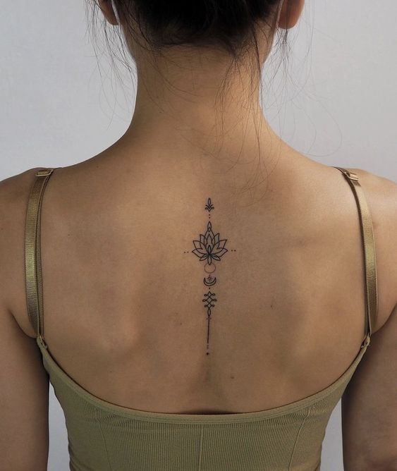 28 Spine Tattoo Ideas 2026: Elegant, Meaningful & Fine Line Designs Taking Over This Year