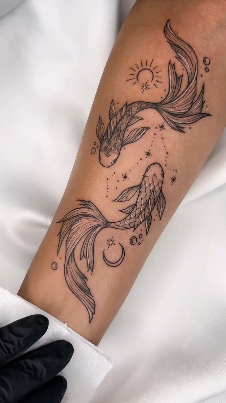 28 Koi Fish Tattoo Ideas 2026: Elegant Japanese Designs, Yin Yang Symbols & Fine Line Ink Trends