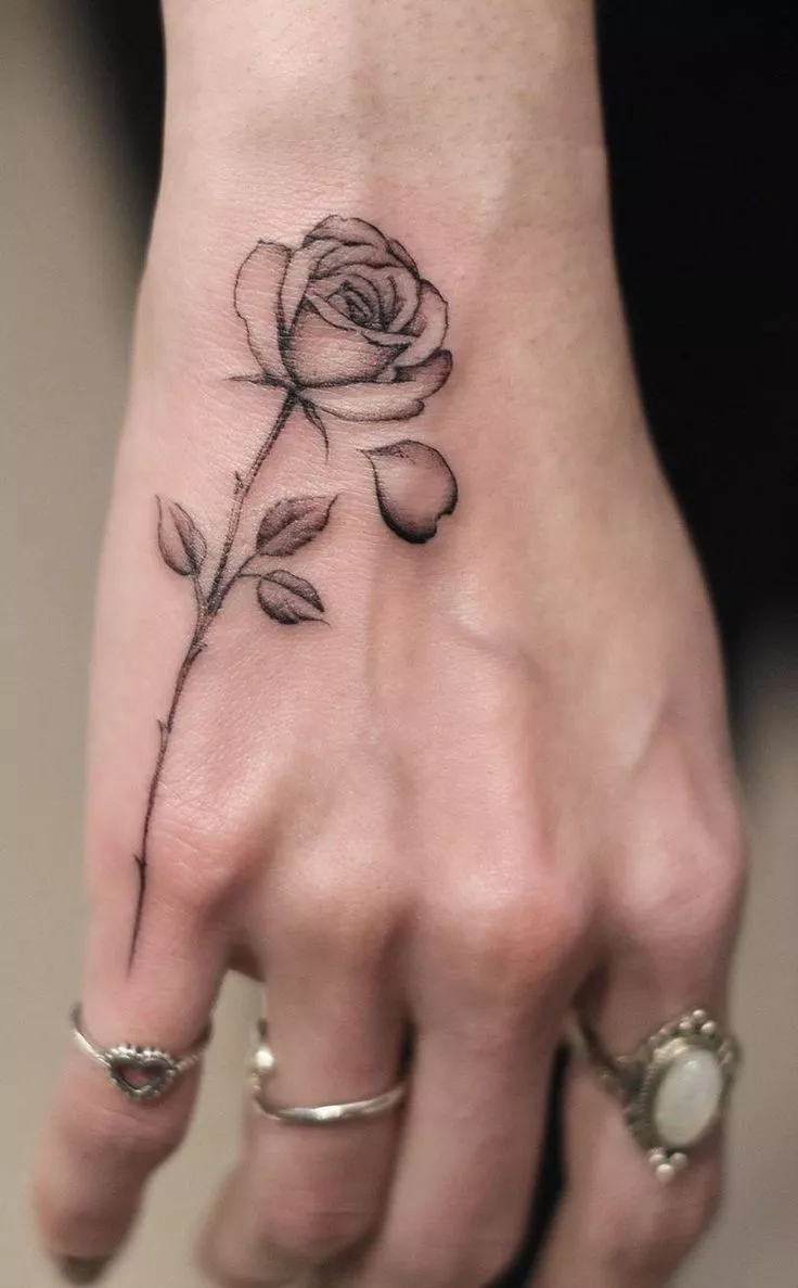 28 Hand Tattoo Ideas 2026: The Most Stylish Designs Taking Over This Year