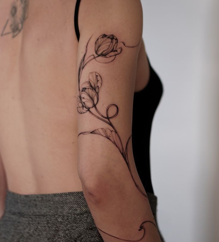 27 Flower Tattoo Ideas 2026: Soft Floral Ink Trends That Feel Personal and Timeless