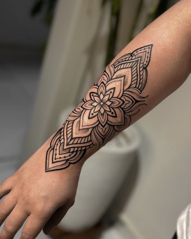 27 Mandala Tattoo Ideas 2026: Elegant Geometric Ink That Feels Personal