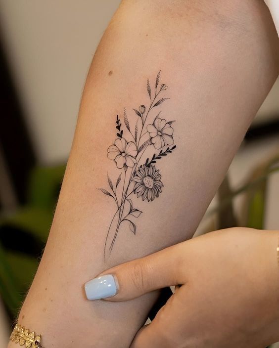 27 Flower Tattoo Ideas 2026: Soft Floral Ink Trends That Feel Personal and Timeless