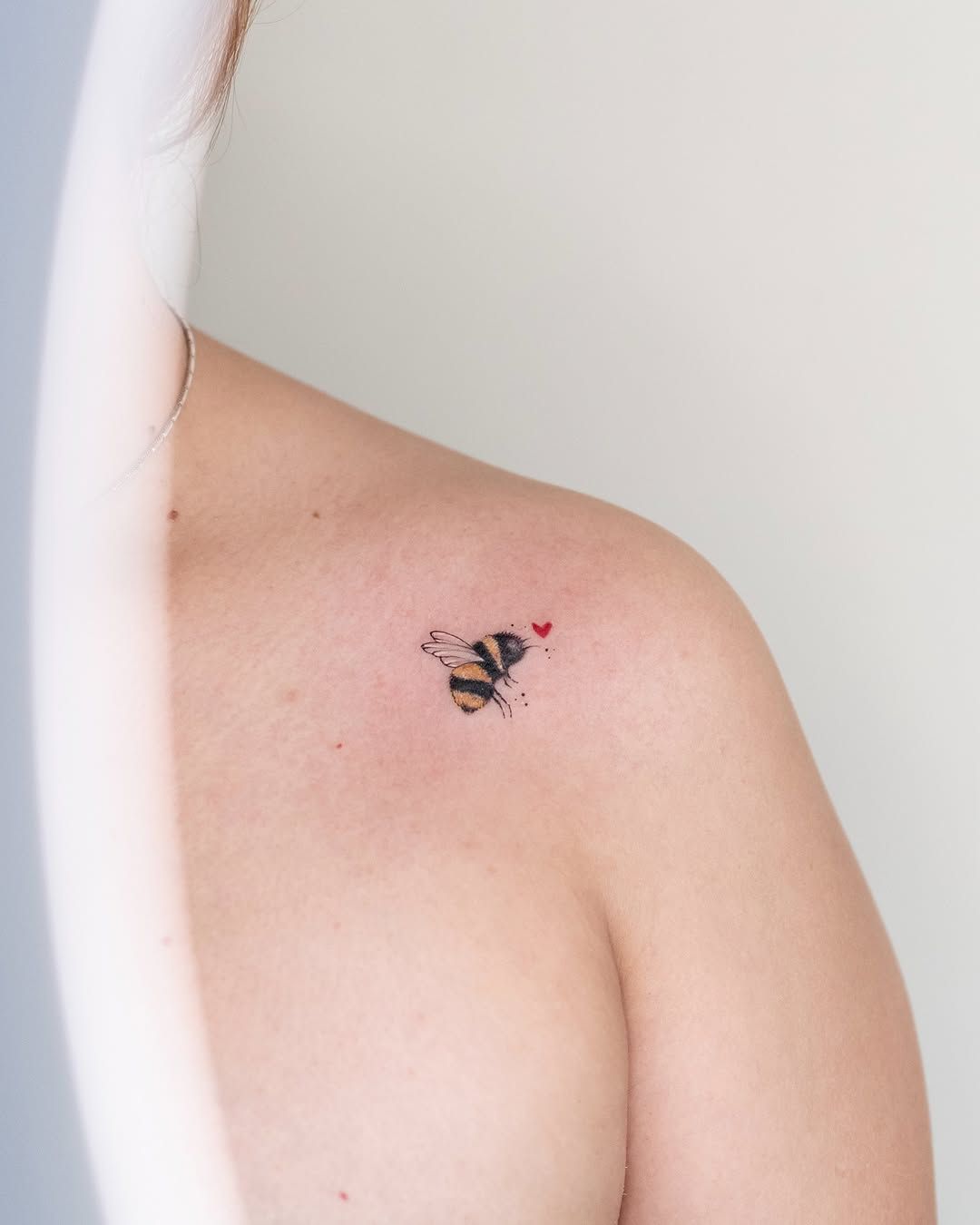31 Bee Tattoo Ideas 2026: Tiny Bumble Designs, Fine Line Ink & Realistic Honey Bee Inspiration