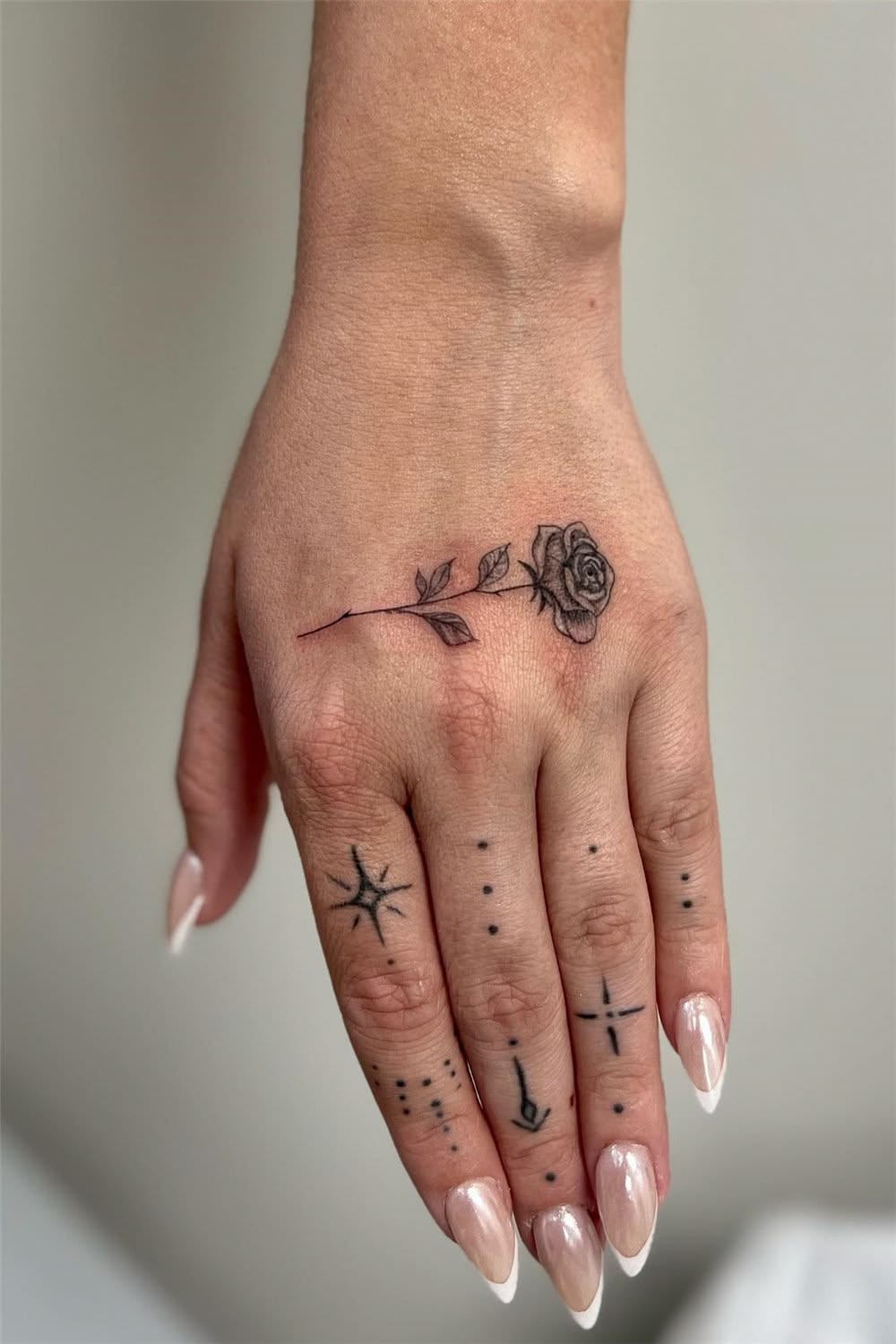 28 Hand Tattoo Ideas 2026: The Most Stylish Designs Taking Over This Year