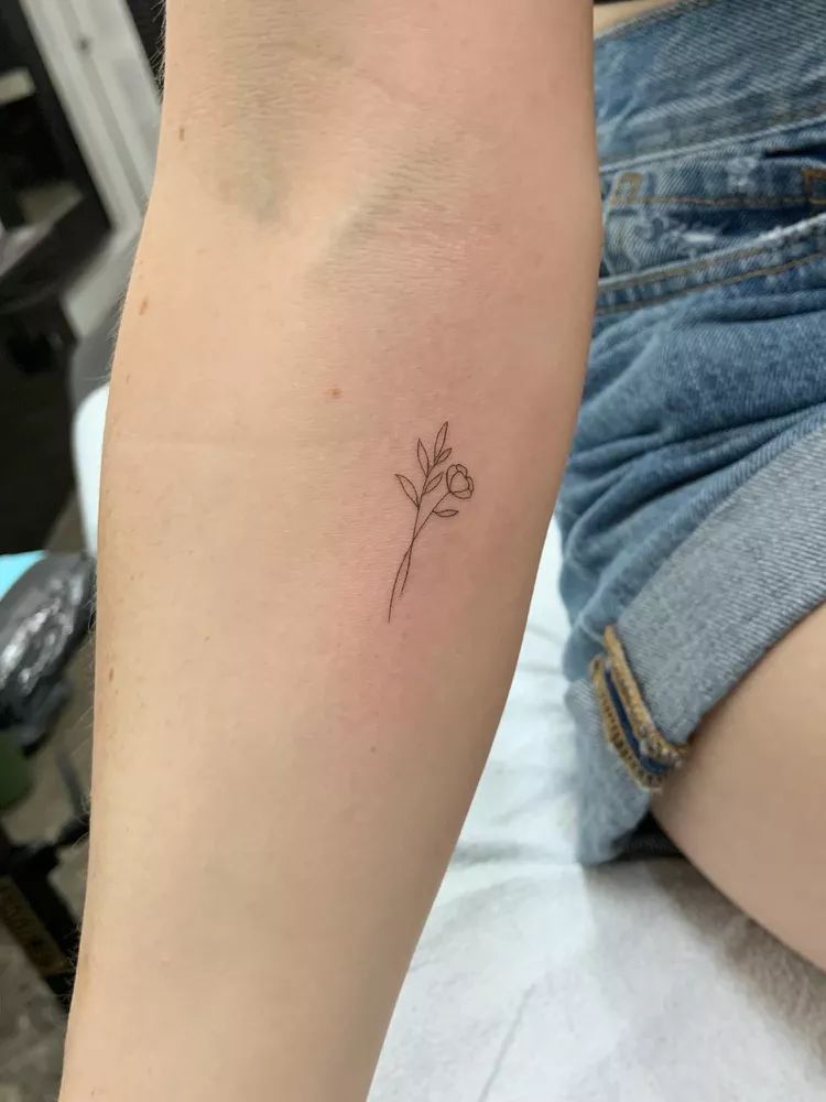 27 Flower Tattoo Ideas 2026: Soft Floral Ink Trends That Feel Personal and Timeless