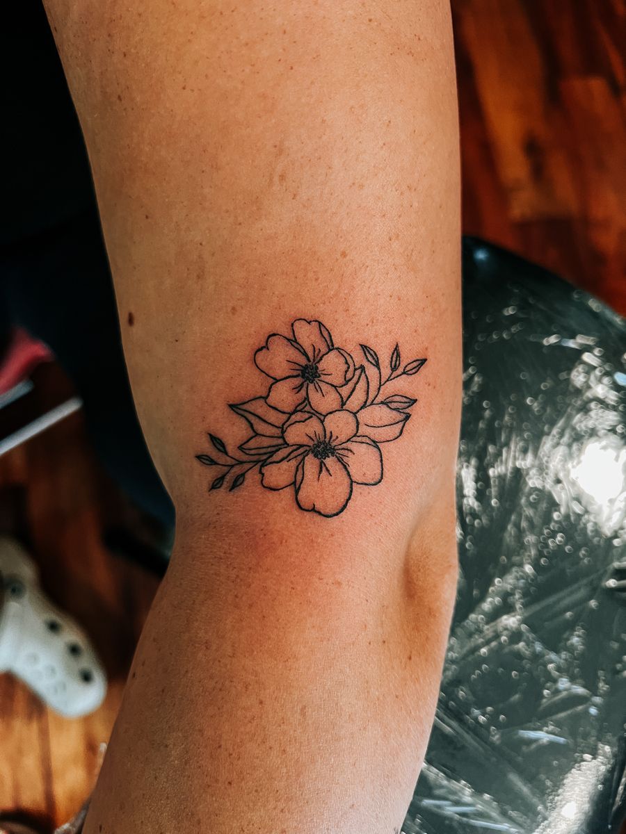 27 Flower Tattoo Ideas 2026: Soft Floral Ink Trends That Feel Personal and Timeless