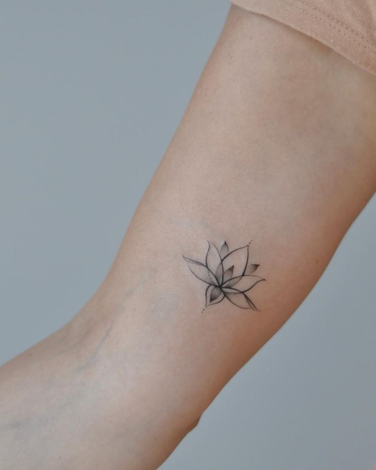 30 Lotus Flower Tattoo Ideas 2026: Elegant Designs Full of Meaning and Modern Style