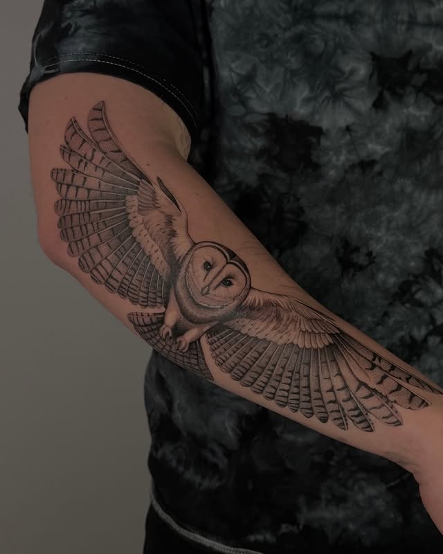 26 Owl Tattoo Ideas 2026 That Blend Dark Realism, Fine Line Art, and Timeless Symbolism