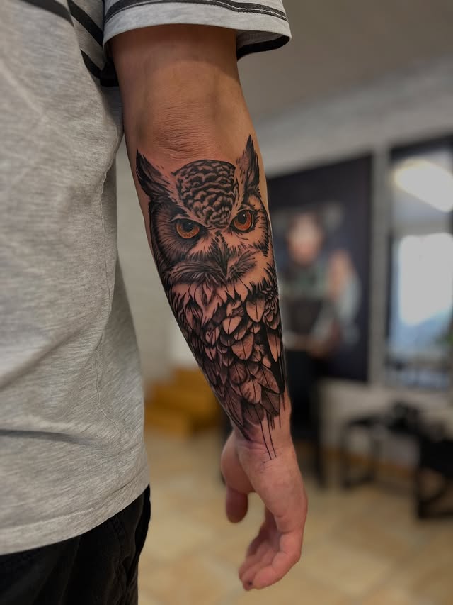 26 Owl Tattoo Ideas 2026 That Blend Dark Realism, Fine Line Art, and Timeless Symbolism