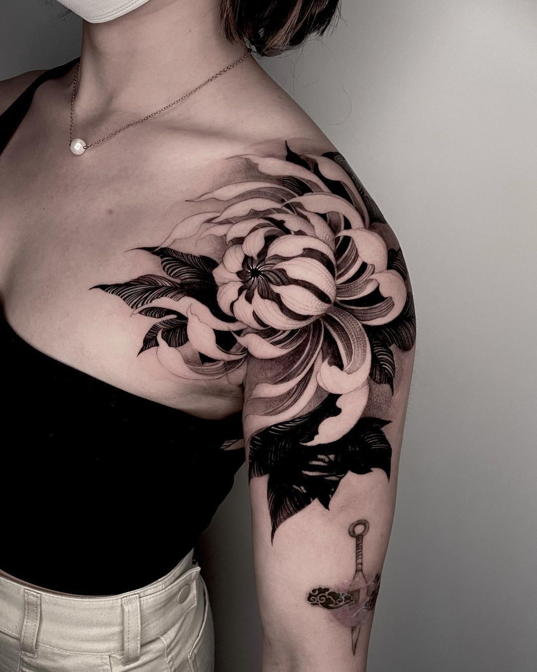 29 Chrysanthemum Tattoo Ideas 2026: Elegant Floral Designs Full of Meaning