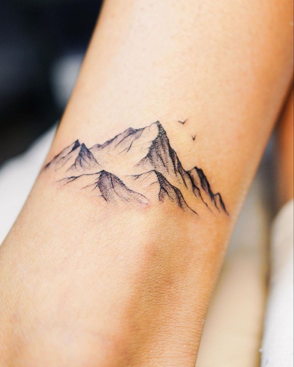 31 Mountain Tattoo Ideas 2026: Inspiring Designs for Nature Lovers and Adventure Seekers