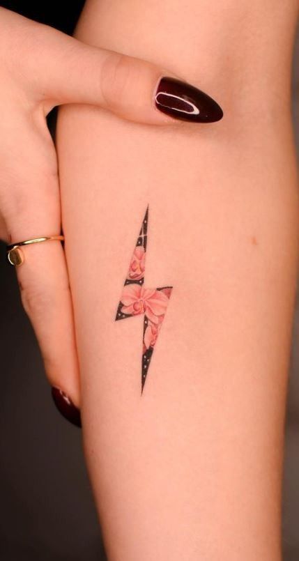 29 Lightning Tattoo Ideas 2026: Powerful Designs That Capture the Beauty of the Storm