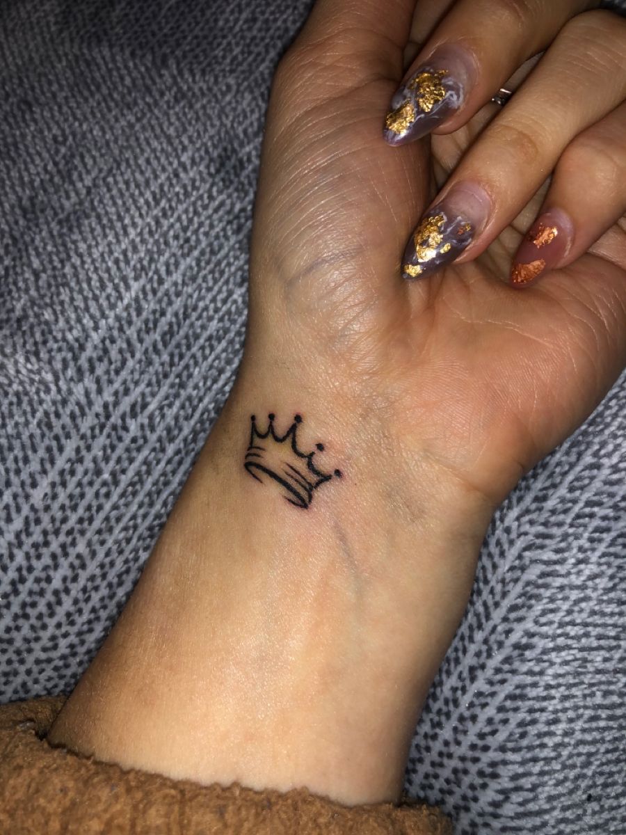 28 Crown Tattoo Ideas 2026: Regal Designs That Symbolize Power, Confidence, and Legacy