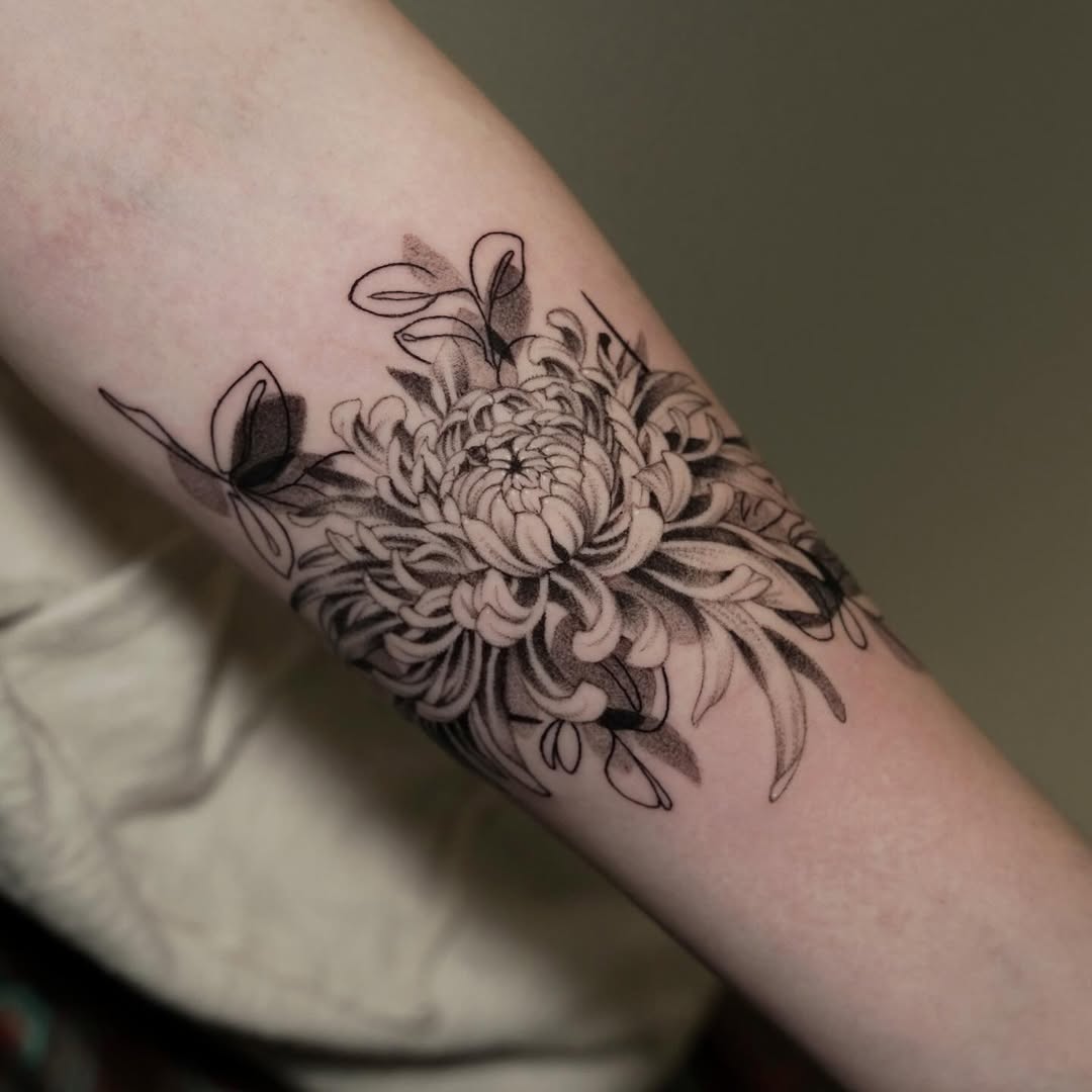 29 Chrysanthemum Tattoo Ideas 2026: Elegant Floral Designs Full of Meaning