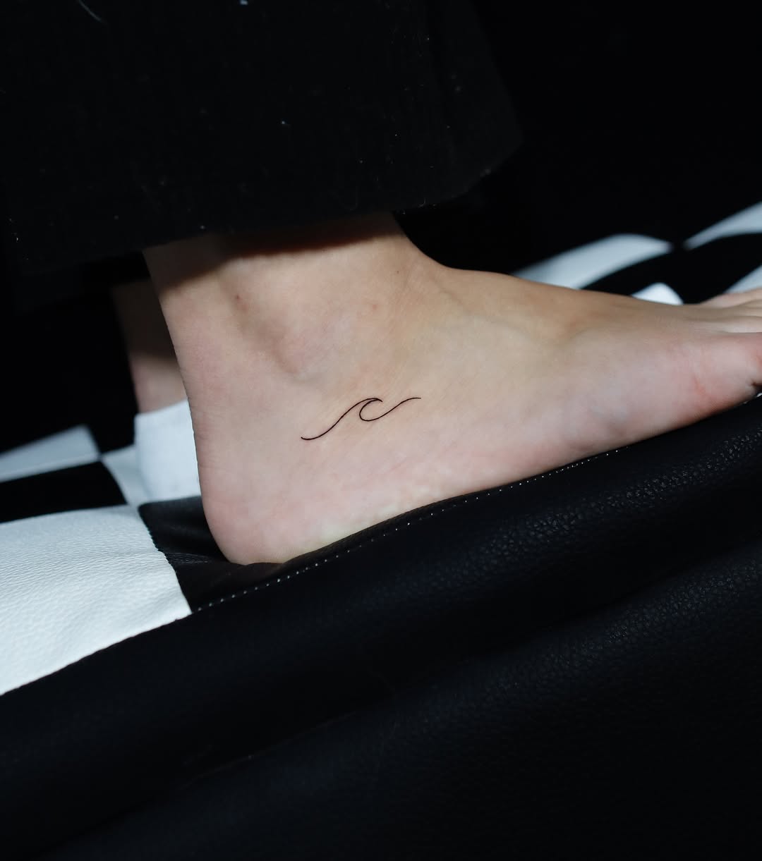 29 Wave Tattoo Ideas 2026: Ocean-Inspired Designs That Capture Freedom, Motion, and Meaning