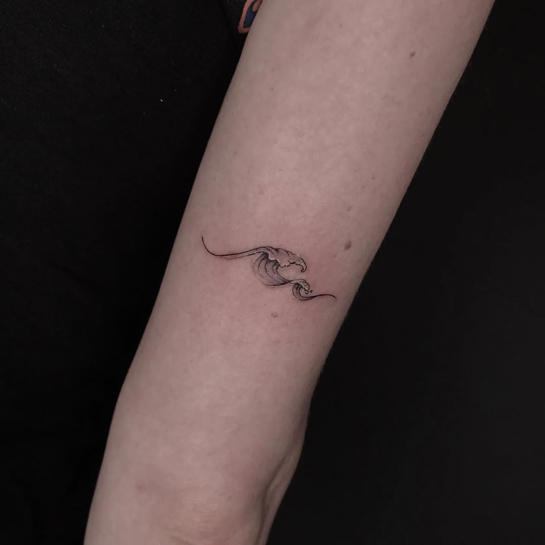 29 Wave Tattoo Ideas 2026: Ocean-Inspired Designs That Capture Freedom, Motion, and Meaning