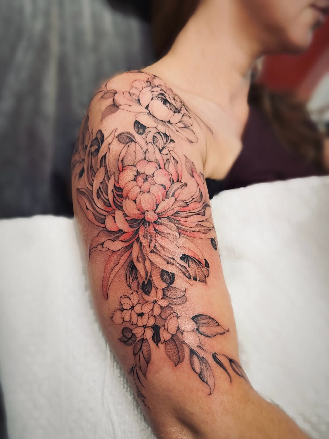 29 Chrysanthemum Tattoo Ideas 2026: Elegant Floral Designs Full of Meaning