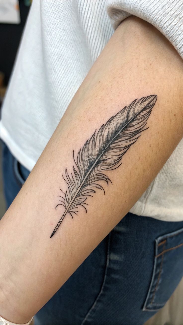 28 Feather Tattoo Ideas 2026: Elegant Designs, Symbolism, and Timeless Inspiration