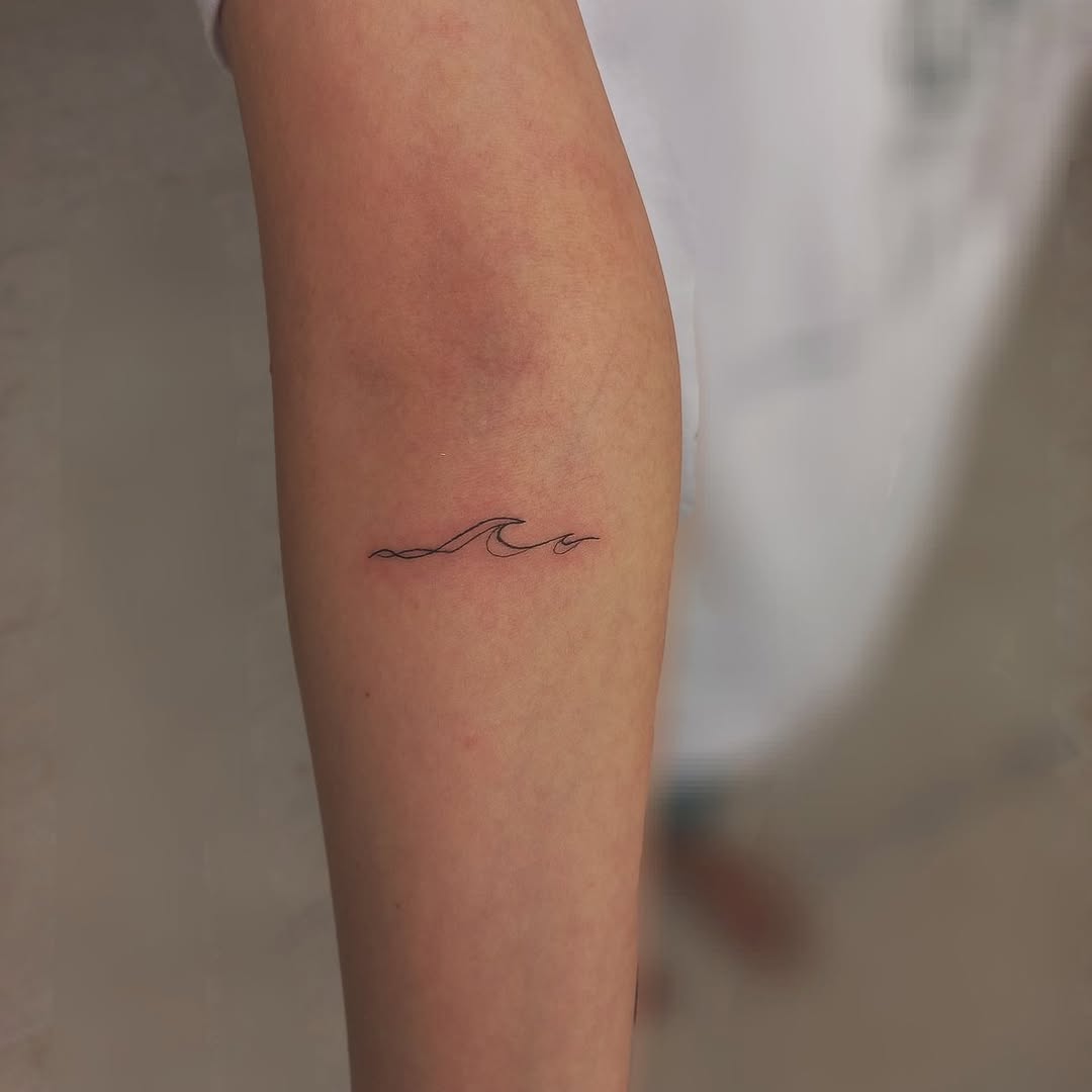 29 Wave Tattoo Ideas 2026: Ocean-Inspired Designs That Capture Freedom, Motion, and Meaning