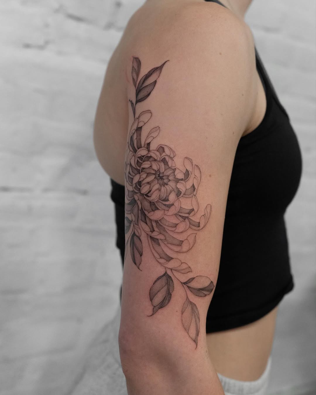 29 Chrysanthemum Tattoo Ideas 2026: Elegant Floral Designs Full of Meaning