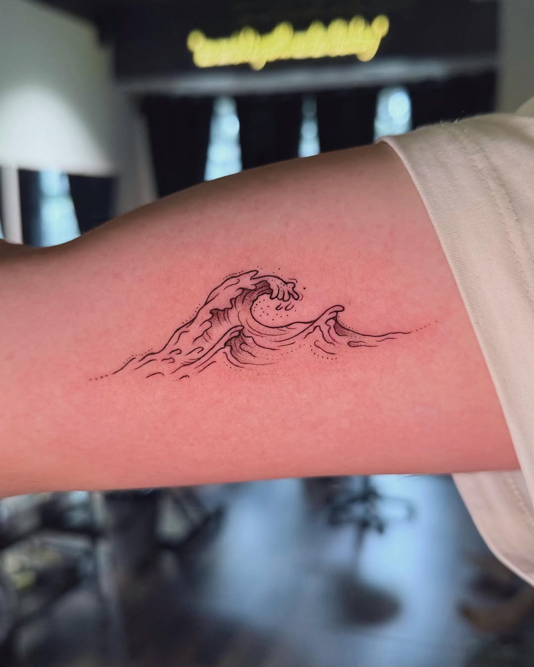 29 Wave Tattoo Ideas 2026: Ocean-Inspired Designs That Capture Freedom, Motion, and Meaning
