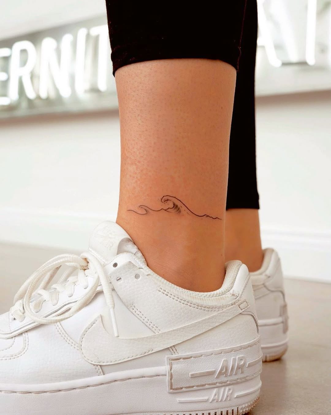 29 Wave Tattoo Ideas 2026: Ocean-Inspired Designs That Capture Freedom, Motion, and Meaning
