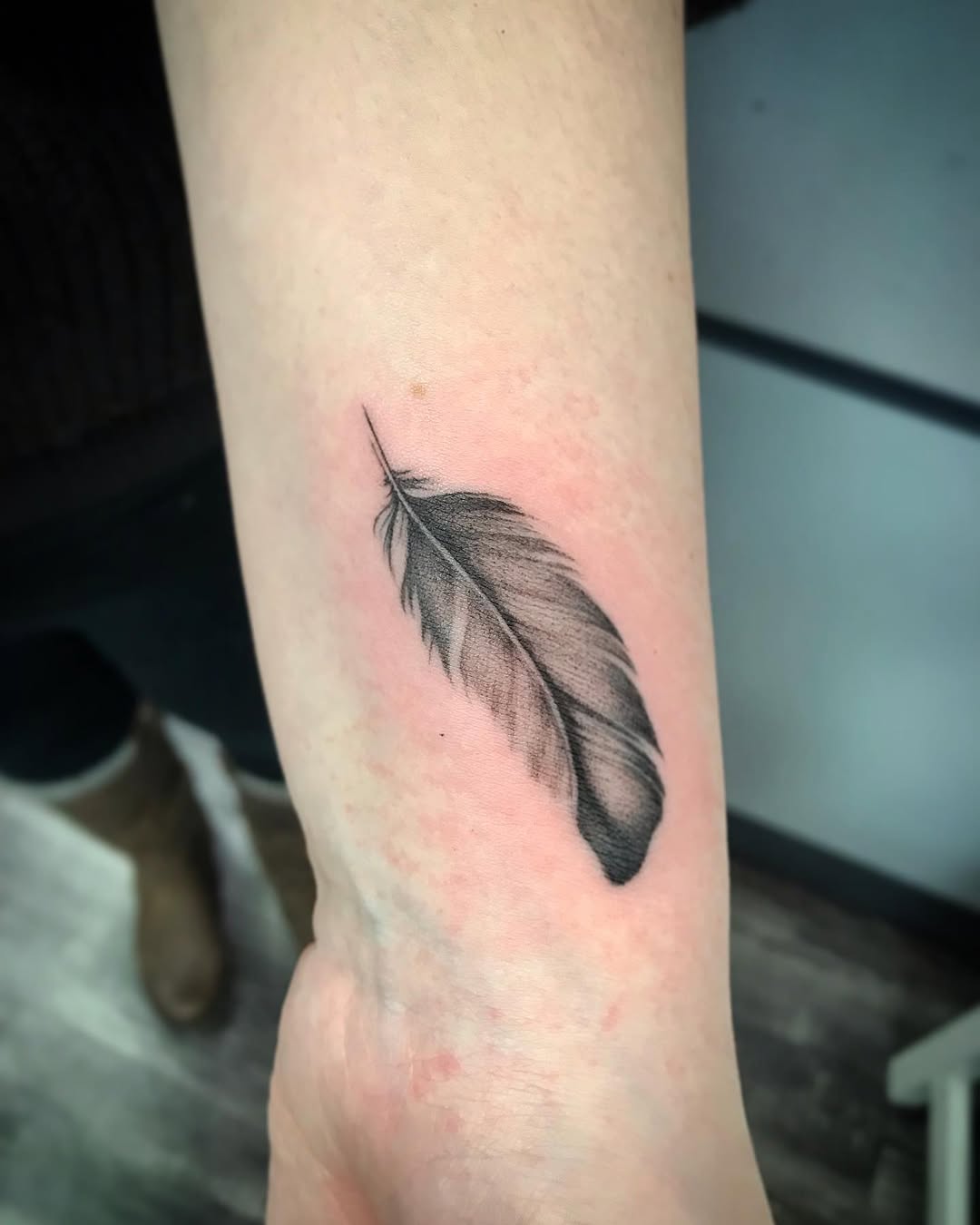 28 Feather Tattoo Ideas 2026: Elegant Designs, Symbolism, and Timeless Inspiration