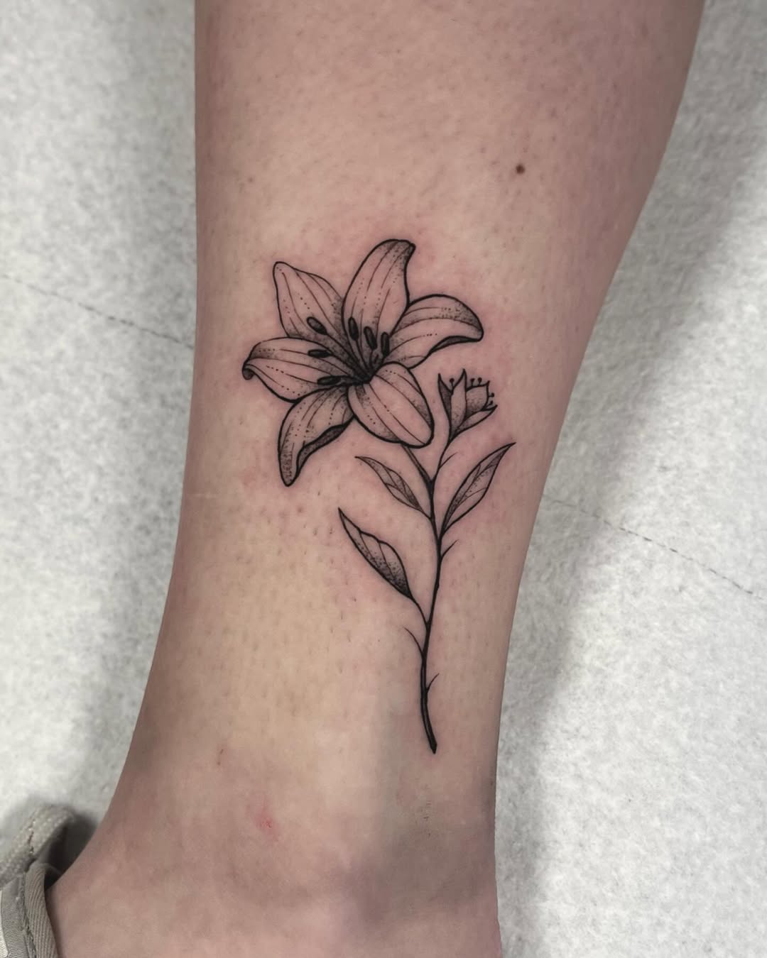 29 Lily Tattoo Ideas 2026: Elegant Floral Designs for Every Style