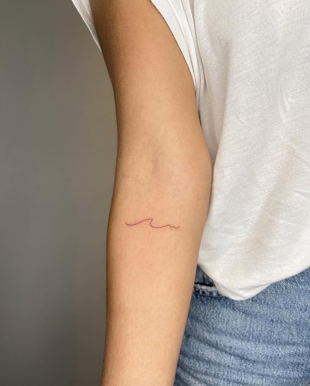 29 Wave Tattoo Ideas 2026: Ocean-Inspired Designs That Capture Freedom, Motion, and Meaning