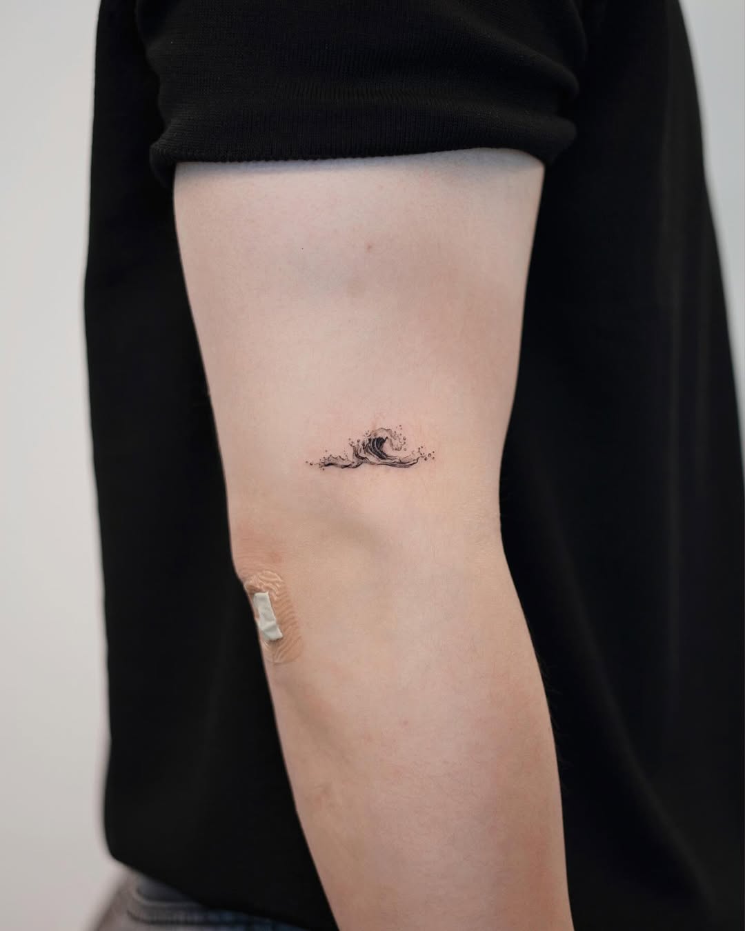 29 Wave Tattoo Ideas 2026: Ocean-Inspired Designs That Capture Freedom, Motion, and Meaning