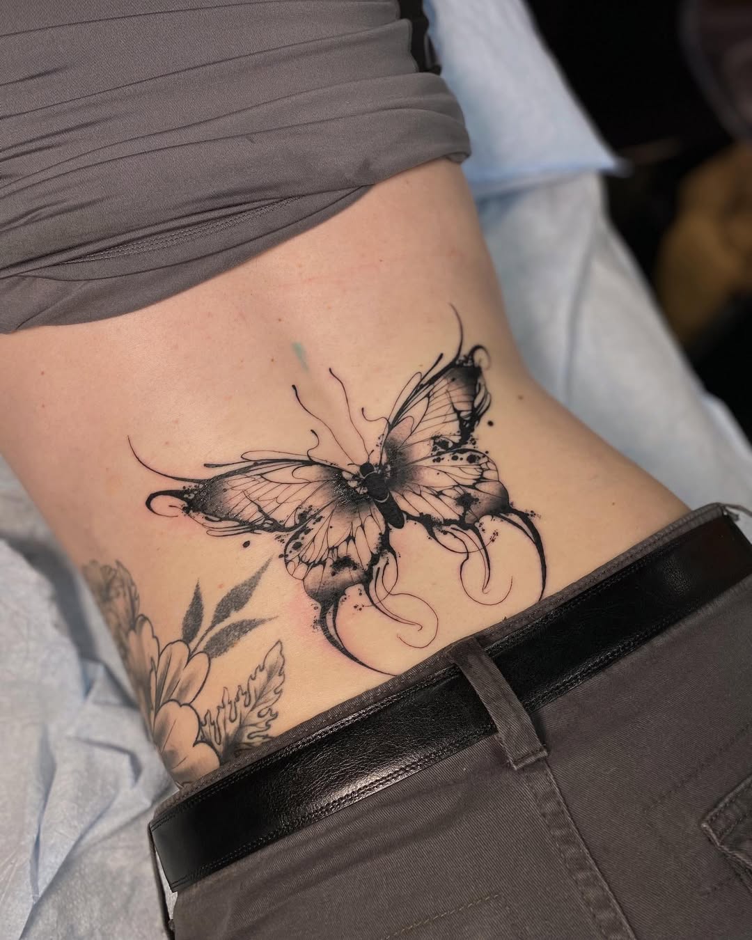 31 Tattoo on the Lower Back Ideas 2026: Stylish Designs Making a Strong Comeback